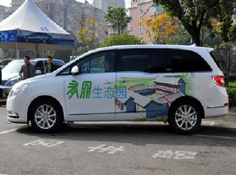 坡头户外车贴喷绘如何保持效果?